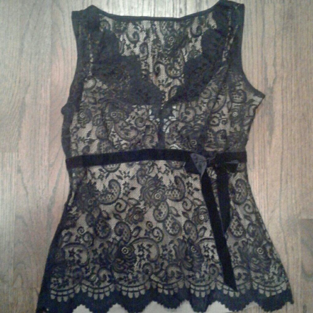 Black sleeveless cami top